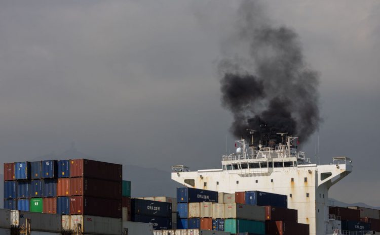 Maritime Regulator Sets Carbon Measures Amid Dissent