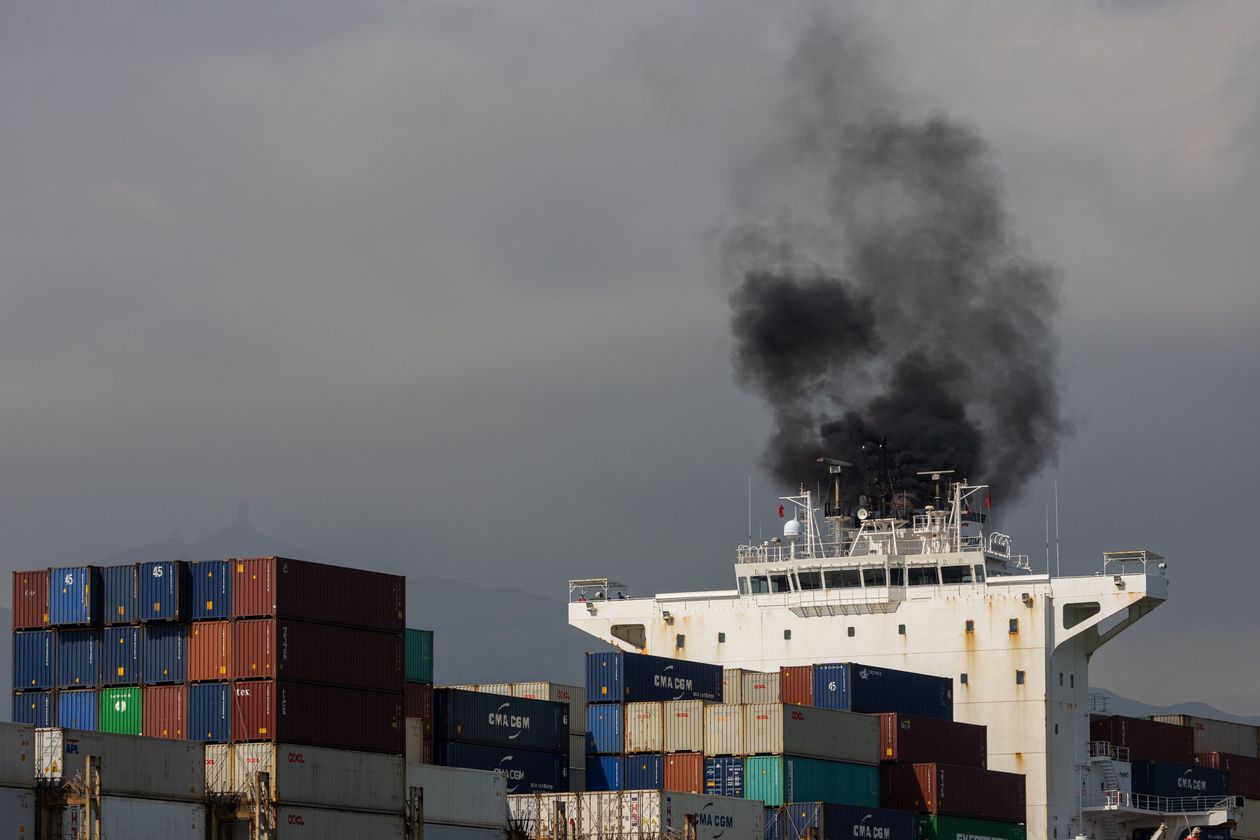 Maritime Regulator Sets Carbon Measures Amid Dissent